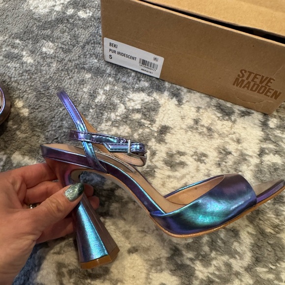 NEW Steve Madden Beki Iridescent Women's Heels - Picture 4 of 6